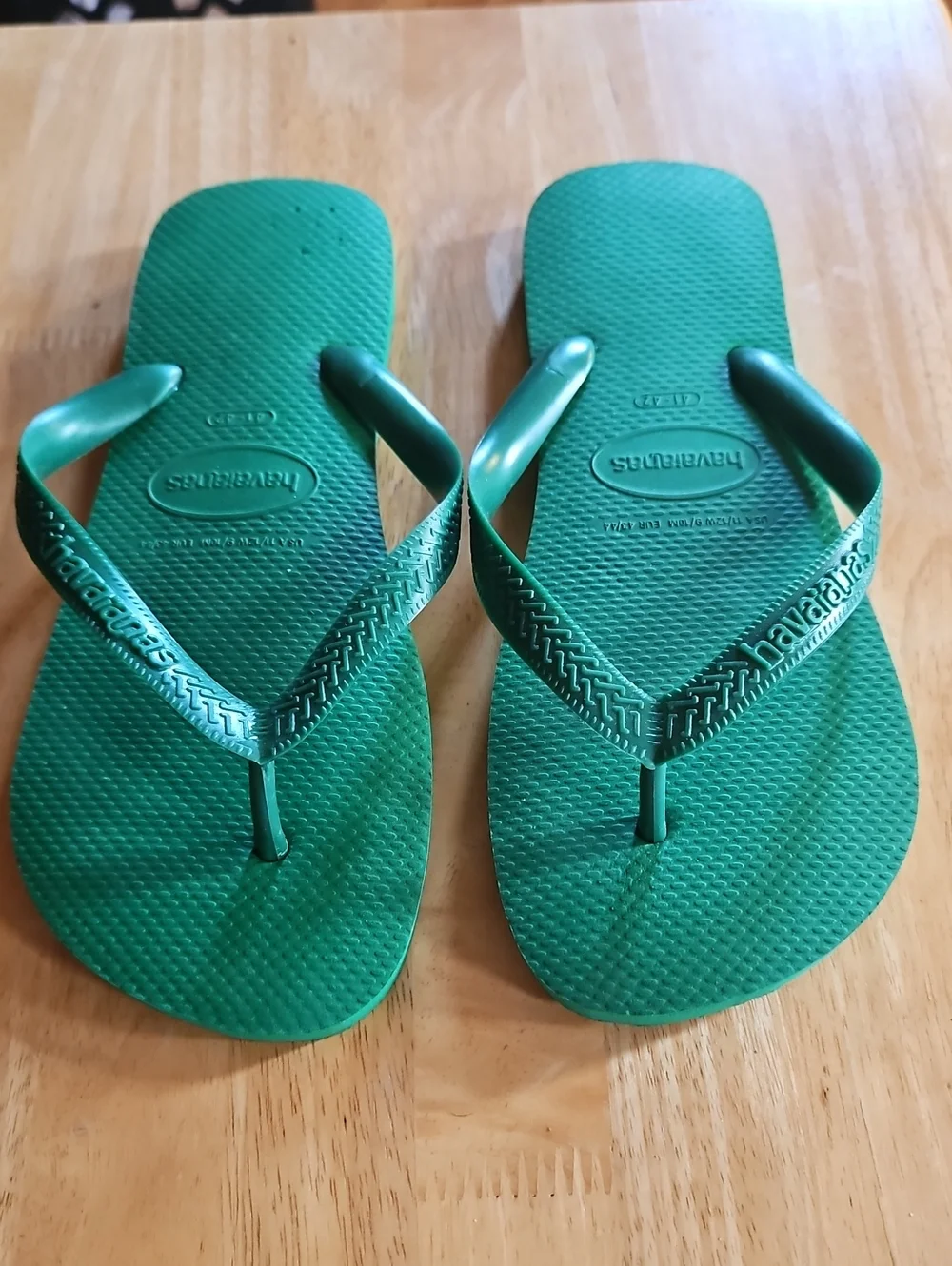 Havaianas Kelly Green Flip Flops- Unisex W 11/12 M 9/10